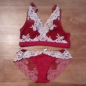 Intimissimi Red and White Lace Bra and Panty Set